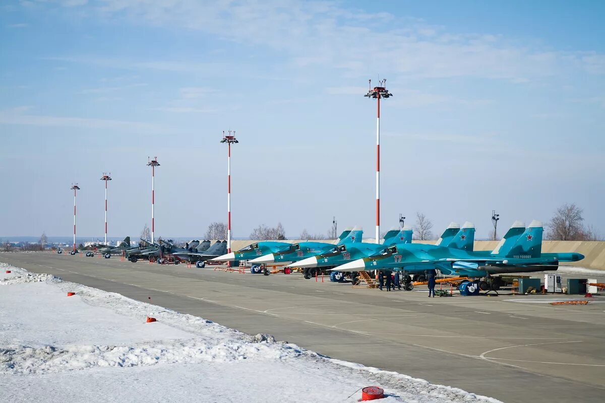 Авиацентр луганск. Авиацентр липецк. су-34 липецкий авиацентр. липецк авиацентр здание. липецк авиацентр фото.