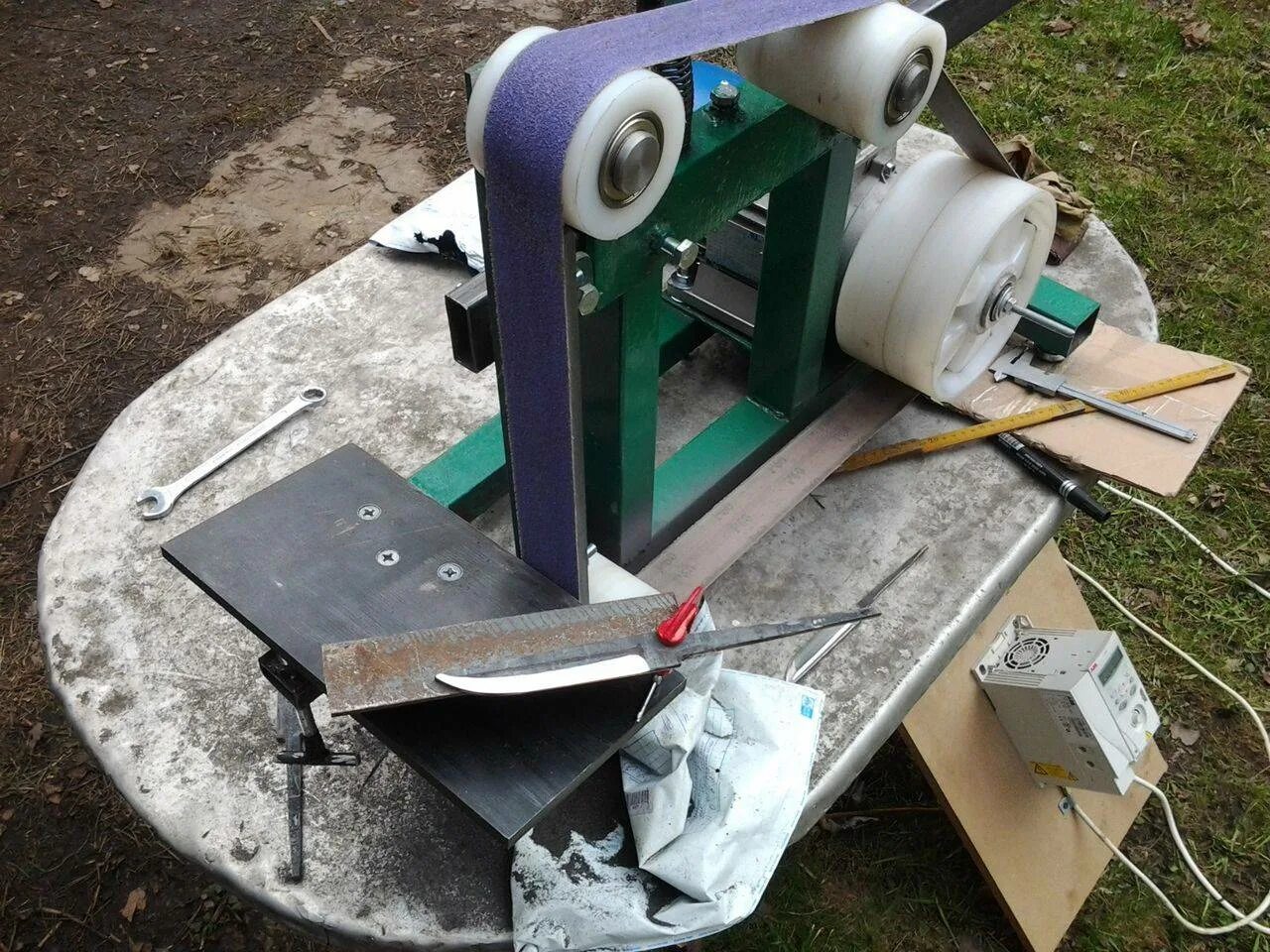 Лавка из дерева своими руками из реек. Направляющая линейка для циркулярной пилы стайер 1600. Ограждение для компостной кучи. Самоделки струбцины. Столярные изделия из дерева.