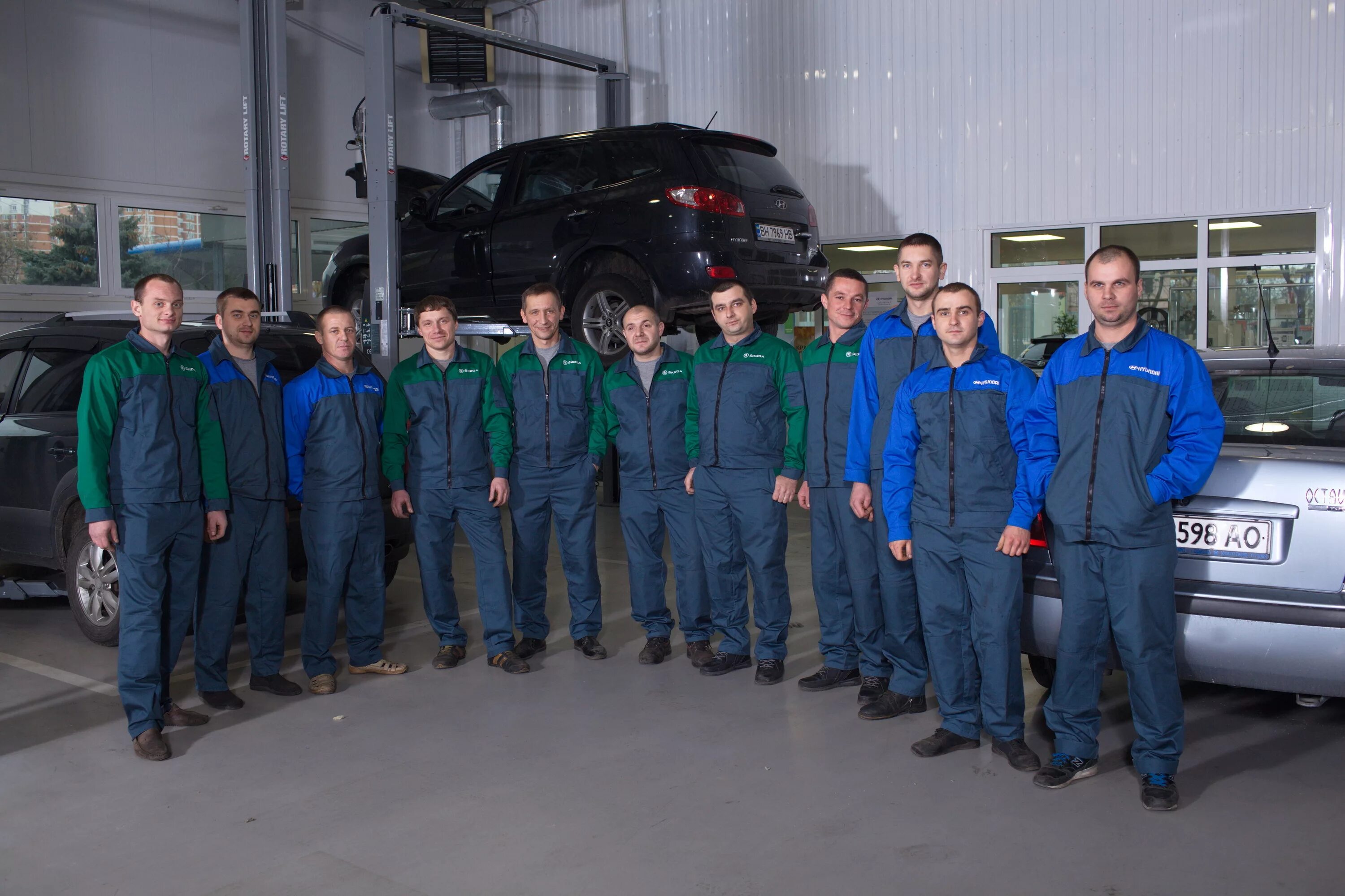 Базис авто. Сервис Hyundai. Хендай сервис. Автосервис Базис авто. Хендай сервис Душанбе.