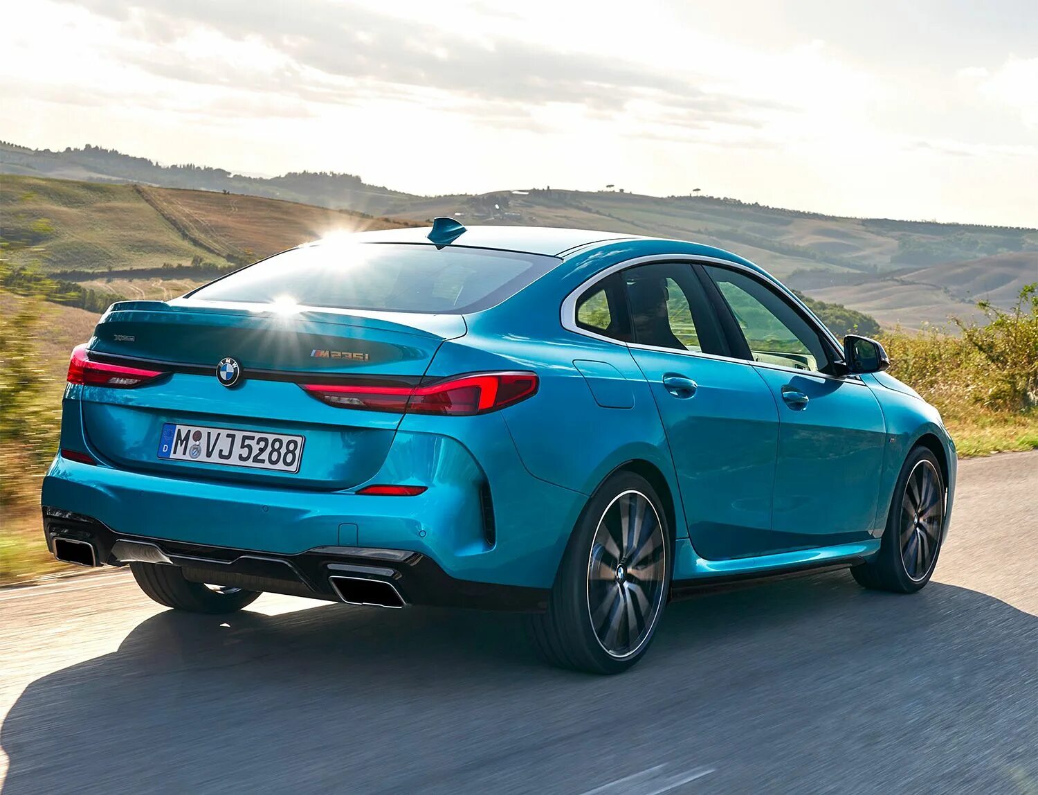 Нова бмв 2025. Bmw m2 gran coupe. бмв 2 gran coupe. bmw 2 gran coupe 2025. bmw 2 gt 2025.