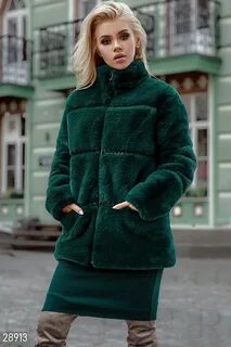 Шуба изумрудного цвета