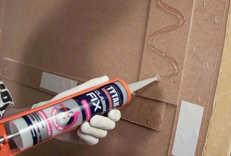 клей для потолочной плитки. жидкие гвозди высохшие. жидкие гвозди для пластиковых панелей. клей для панелей пвх на стену быстросхватывающийся. жидкие гвозди технониколь.