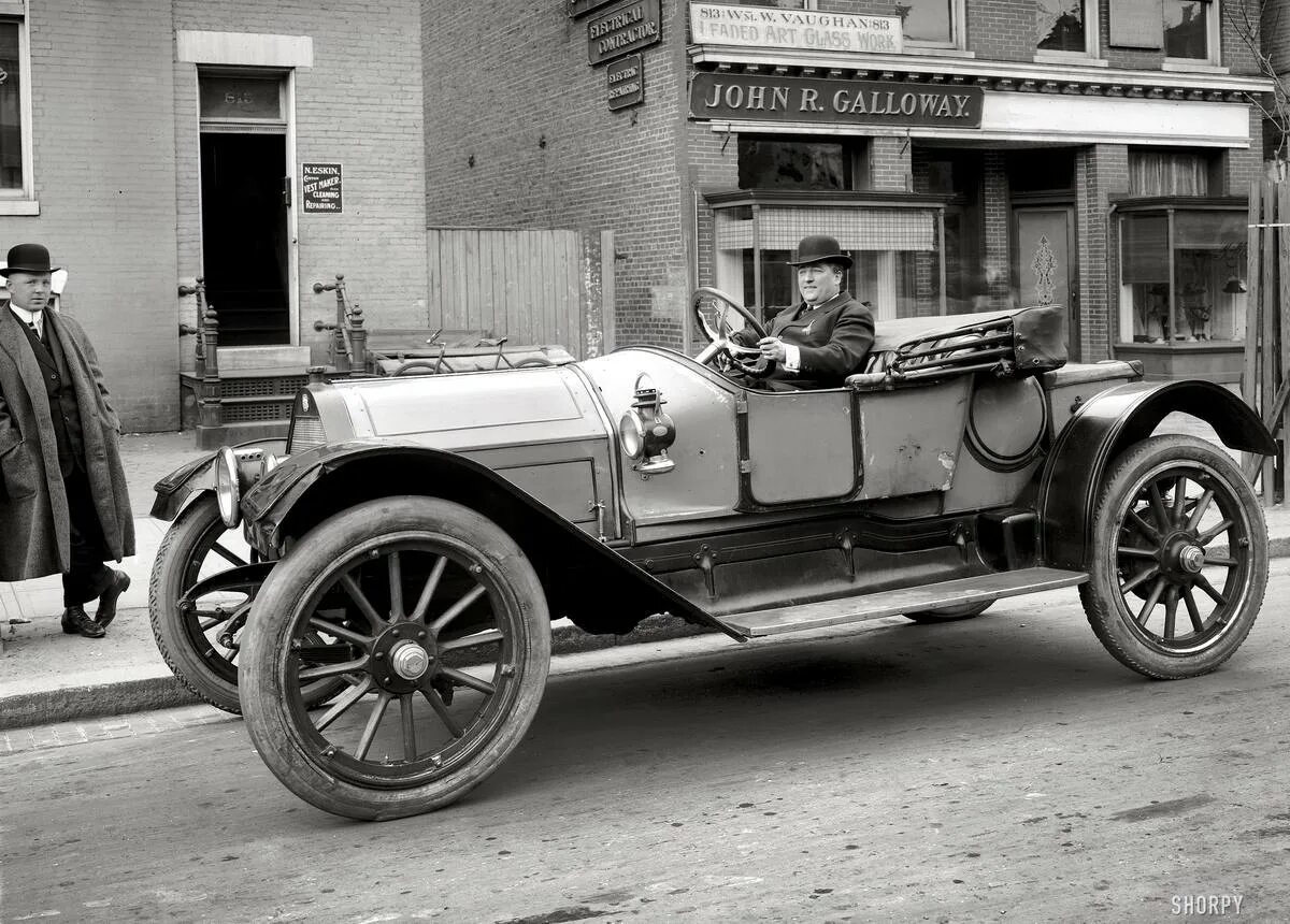 Машинки 19 века. Автомобиль Форд 1910 года. Форд 1910 1920. Ford 20 века. Cadillac 30 1910.