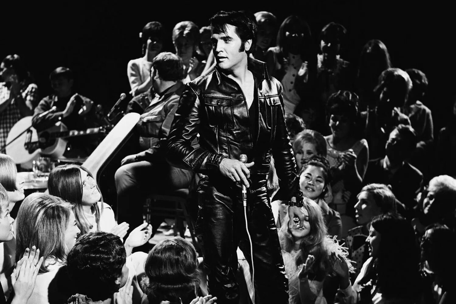 Элвис Пресли 1968. Элвис Пресли концерт. Элвис Пресли концерт 1968. Элвис Пресли на сцене.