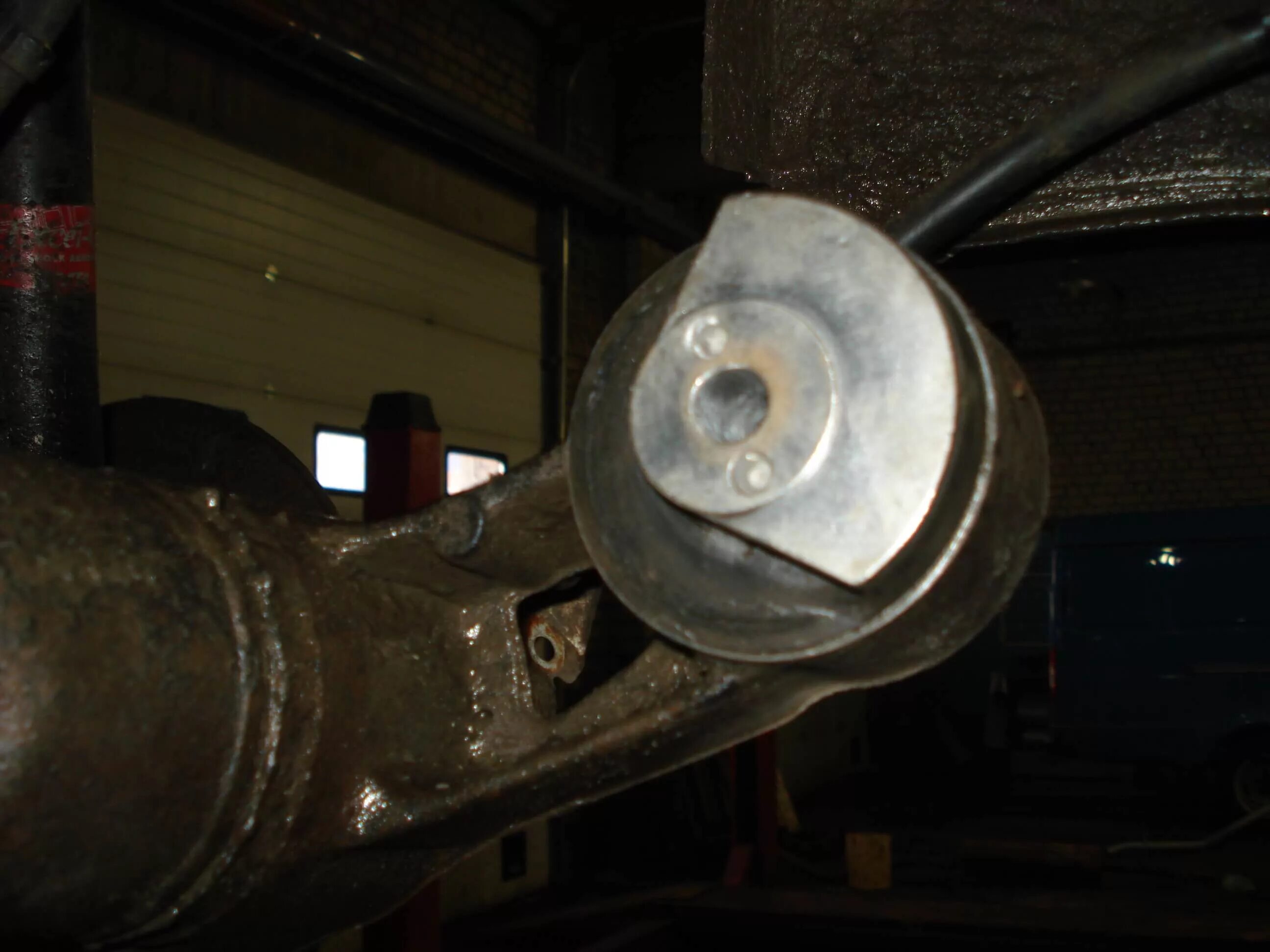 замена задних сайлентблоков опель