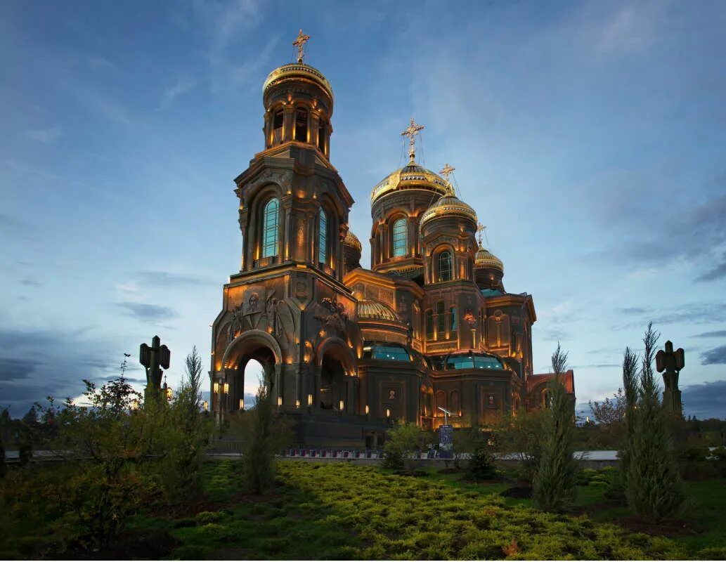 кафедральный собор храма христа спасителя, москва. собор воскресения христова кубинка. главный храм сегодня.