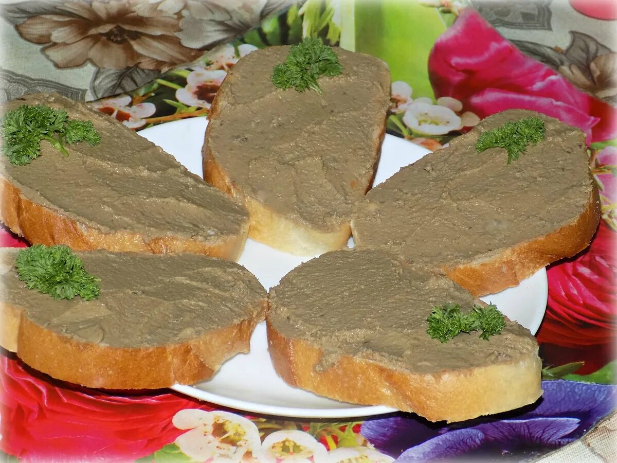 Как сделать паштет с печенью. Домашний паштет из куриной печени. домашний куриный паштет из печени. паштет домашний ~ 500г. паштет печеночный домашний из куриной печени.