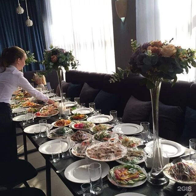 Яблочкова стрит кафе. Яблоко стрит. Яблоко стрит. Кафе яблоко астрахань. Яблоко стрит астрахань кафе.