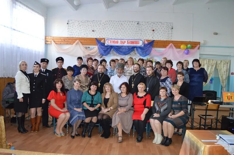 Красочный ипатовского района ставропольского края. Красочный ставропольский край. Пос. Сретенск дворец культуры. Красочный.