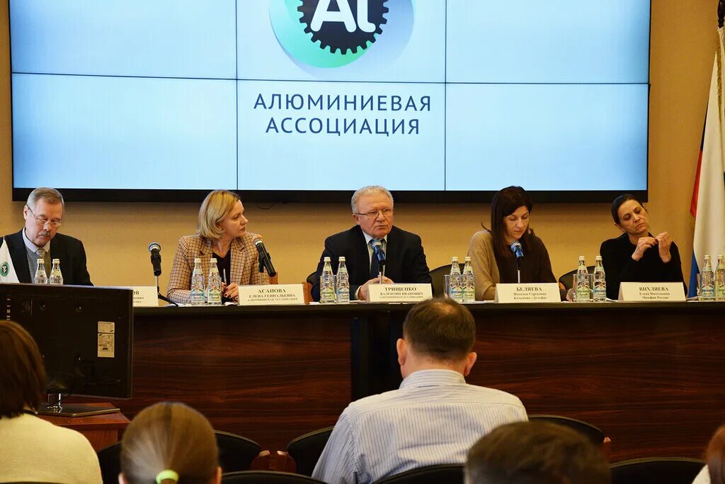 арбитражная ассоциация фон. силуэт москвы. ассоциации с москвой. москва ассоциации.