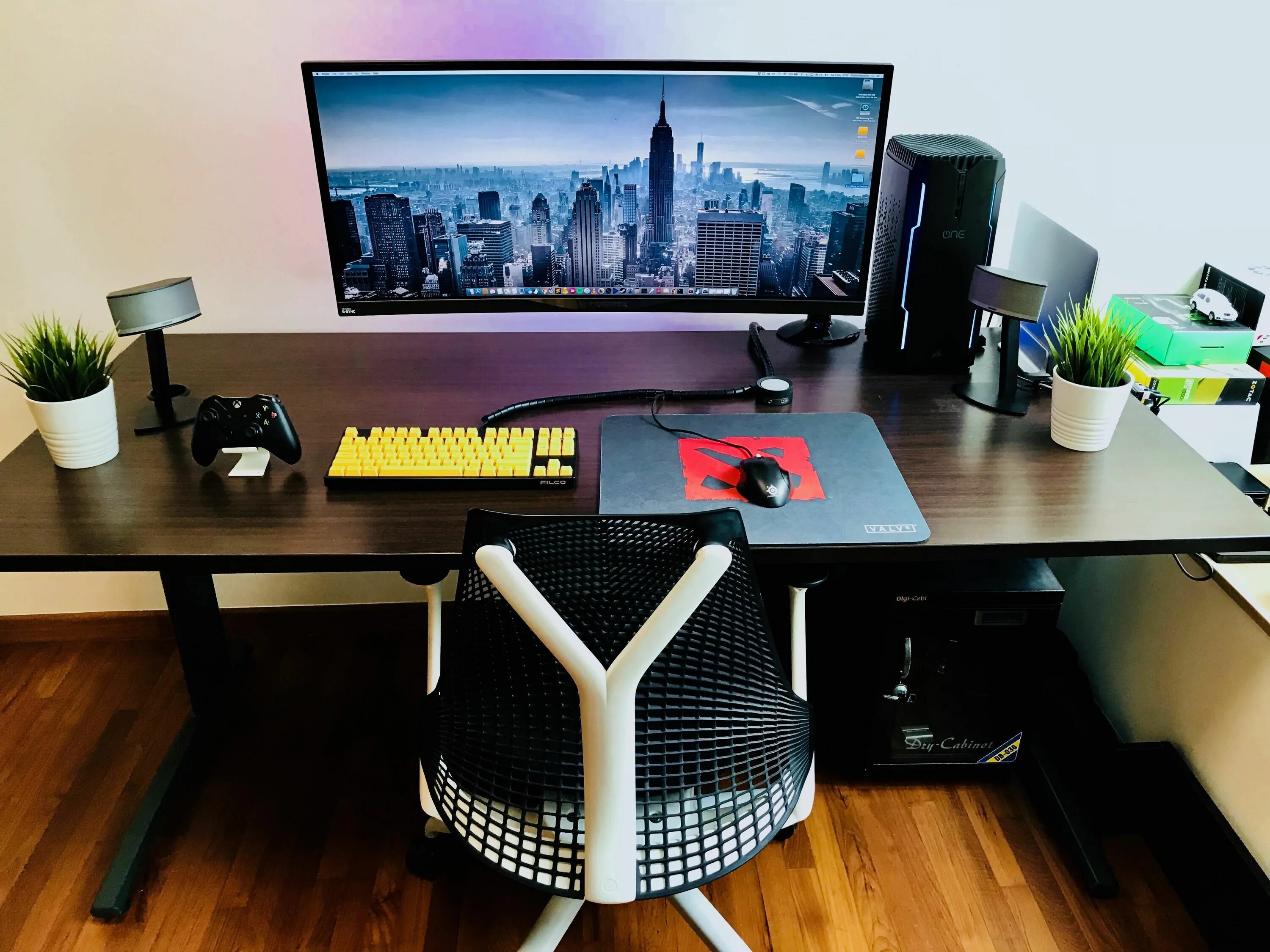 Красивый стол для компьютера. Рабочее место ПК. Компьютерное место. Крутой компьютерный стол. Рабочее место с компьютером.