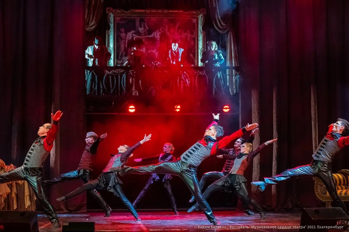 Спектакль фестиваль. Гаврош театр. Спектакль фото. Лучшие спектакли которые стоит посмотреть детям. Международный фестиваль оперы и балета херсонес.