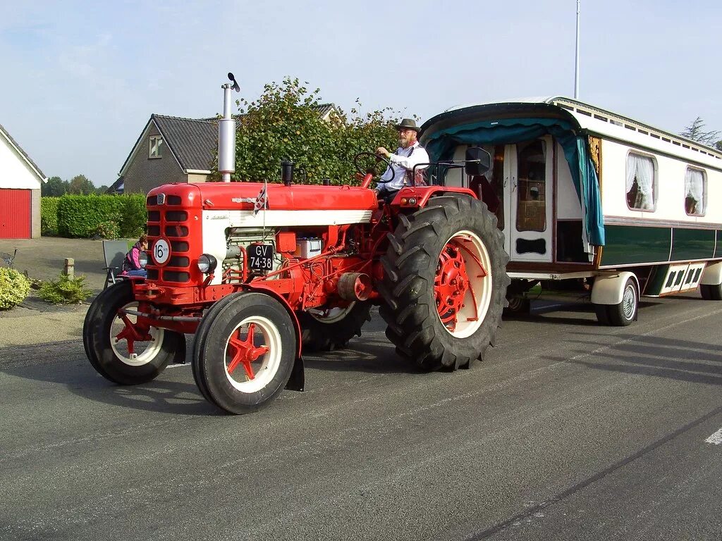 Utb 445 универсал. Utb трактор. Utb. Ctx530 трактор. Трактор zanello 500c.