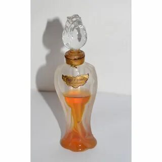 Флакон духов в виде женской фигуры