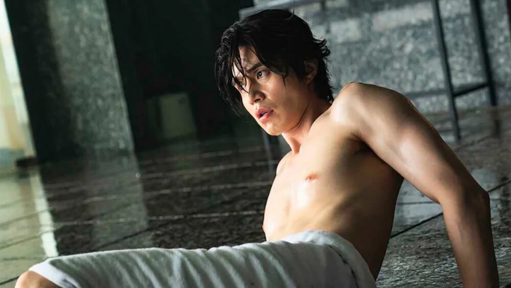 Безумец ли. Lee dong wook. Lee dong wook bad and crazy. Ли дон ук и ви ха джун. Lee dong wook bad and crazy.