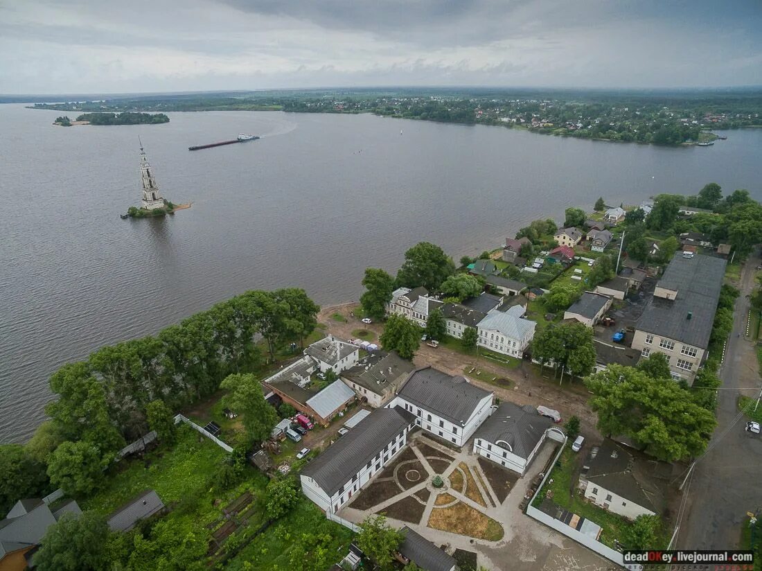 Тверь куда сдать. Калязин Тверская область. Калязин центр города. Набережная Карла Маркса Калязин. Город Калязин вид сверху.