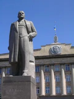 Сколько памятников