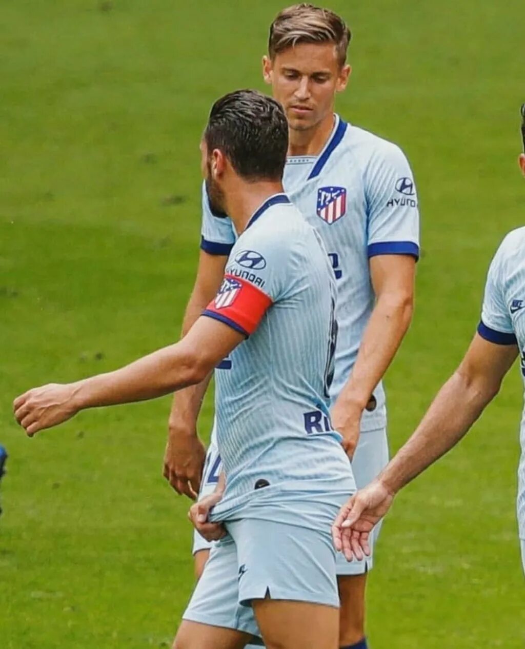 Touch dick. Роналду bulge. Криштиану Роналду bulge. Ман Сити Football Player bulge.. Football bulge Cristiano Ronaldo.