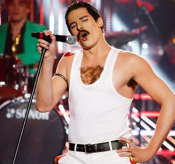 точь в точь фредди меркури кто исполнил. оксана сергиенко точь в точь. точь в точь фредди меркури.