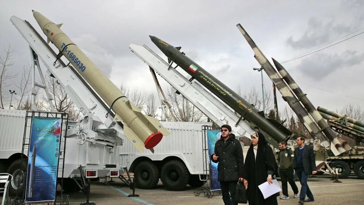 Есть ли атомное оружие у ирана. Межконтинентальная баллистическая ракета Ирана. Иран ядерное оружие. Иран ЗРК Бавар 373. Иранские ракеты.