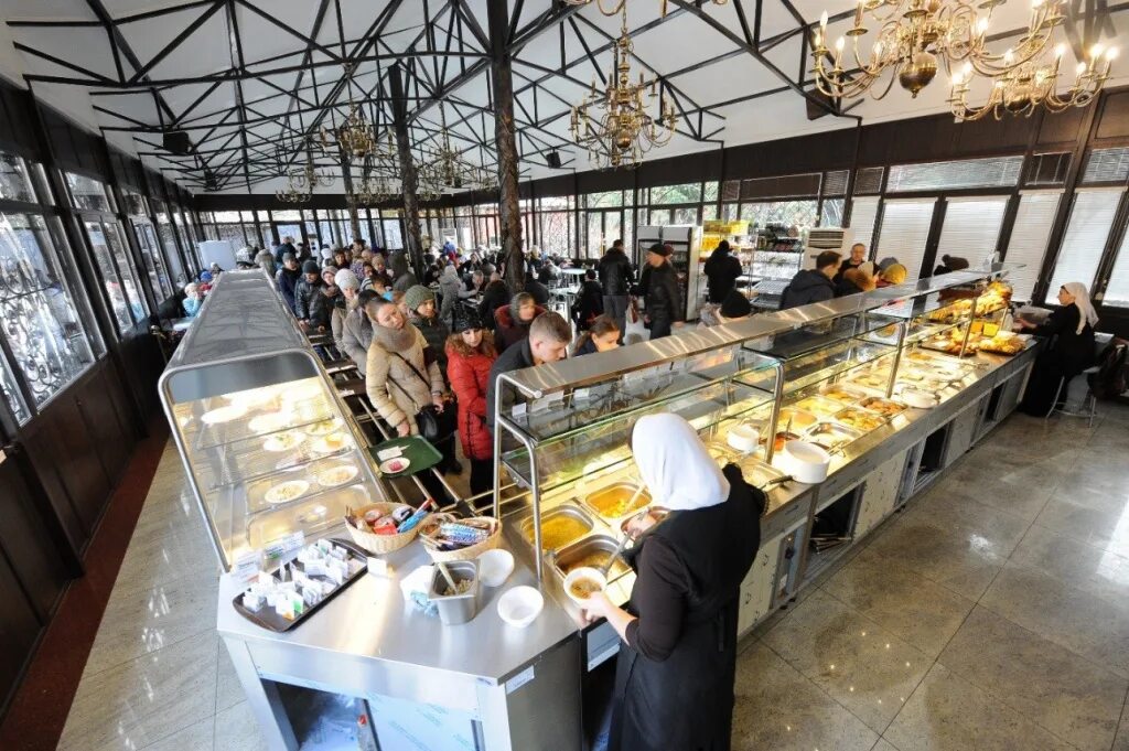 Гостиница матроны московской москва. Гостиница "покровского женского монастыря". Гостиница покровская москва. Санкт-петербург паломническая гостиница " ирис" александра невская. Толгский монастырь трапезная.