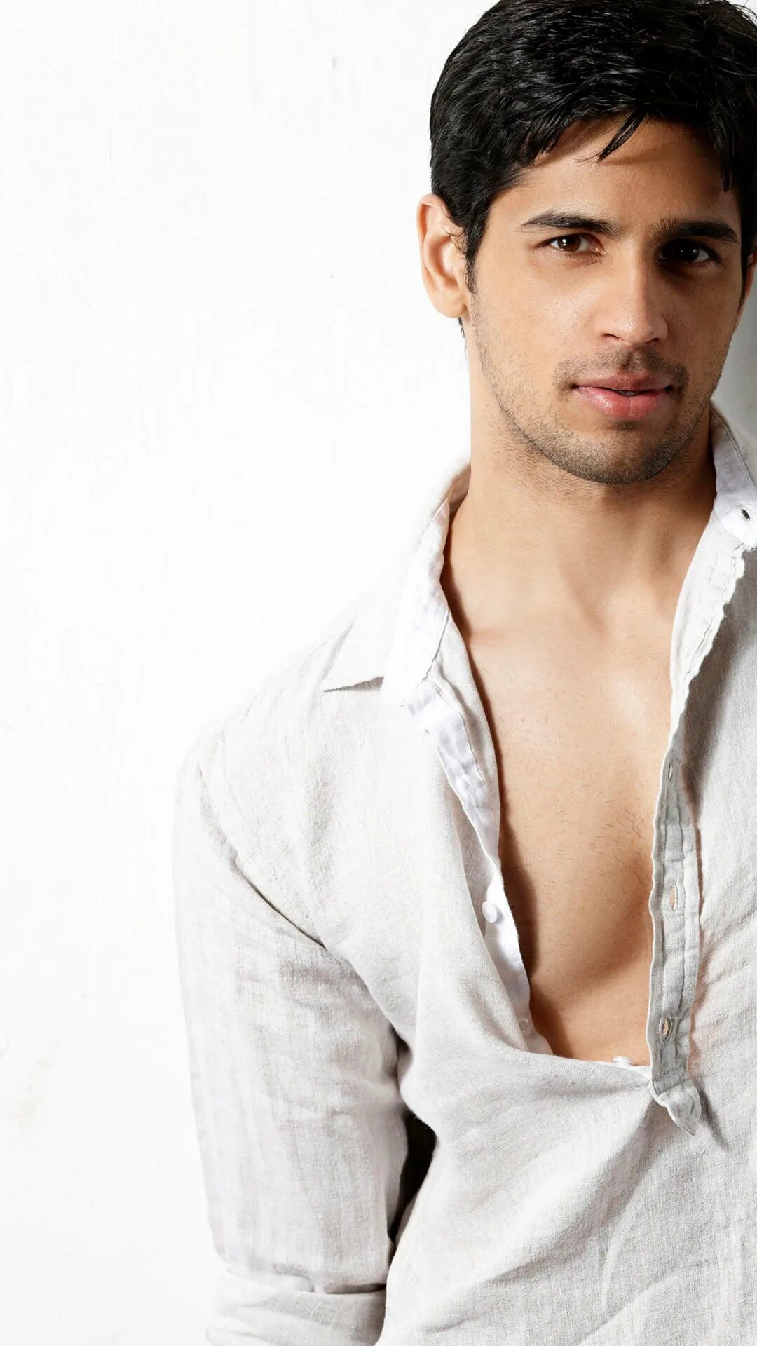 Сиддхартх малхотра 2023. Сидхарт мальхотра. Сиддхартх малхотра. Malhotra. Сидхарт мальхотра.