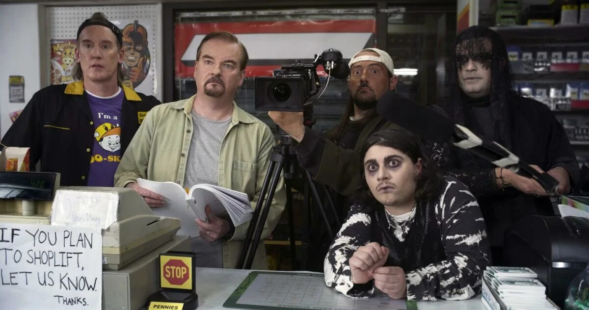 Клерки комедия. Кевин смит клерки 1994. кевин смит 2025. kevin smith clerks 3.