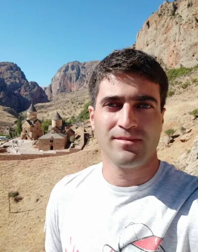 Гид по армении. Гурген джавадян гид в ереване. экскурсовод гурген в ереване. гид в армении. индивидуальный гид по армении.