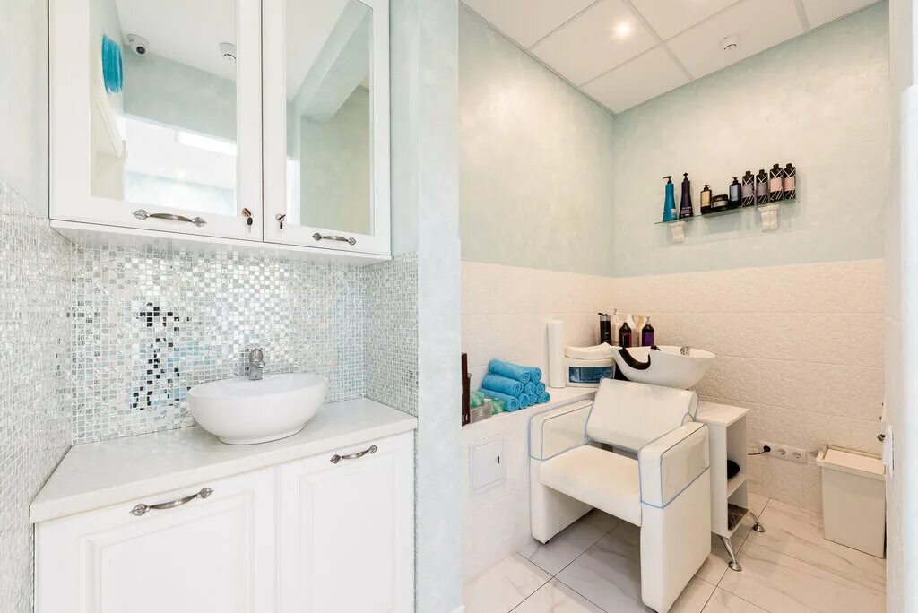 спб улица трибуца салон красоты комильфо. стул клиента маникюра "rainy" от производителя. студия комильфо ливны. адмирала трибуца 10 салон красоты. комильфо трибуца.