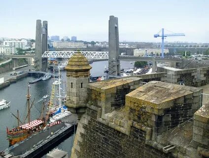 Brest bay stand high