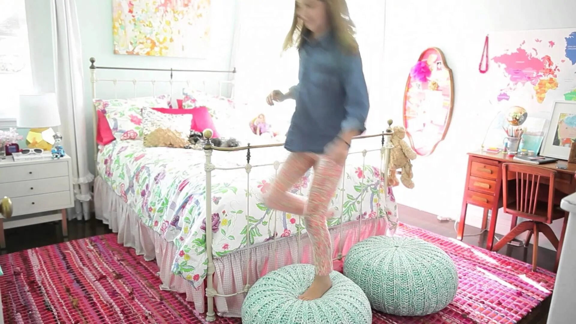 Папа и дочка подросток. Девочка. Little home video. Детские кроватки домики. Little home video.