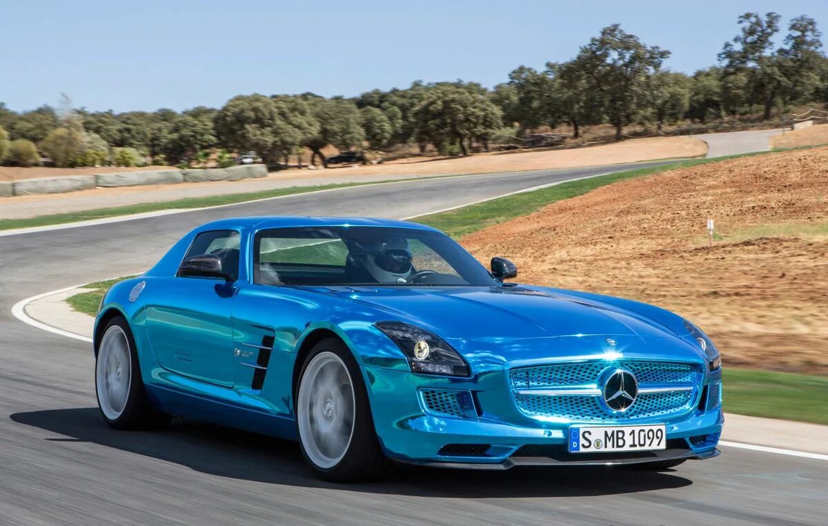 Самый быстрый амг. Mercedes benz sls electric drive. mercedes-benz-sls-amg. mercedes sls amg 2025. мерседес бенц слс амг.