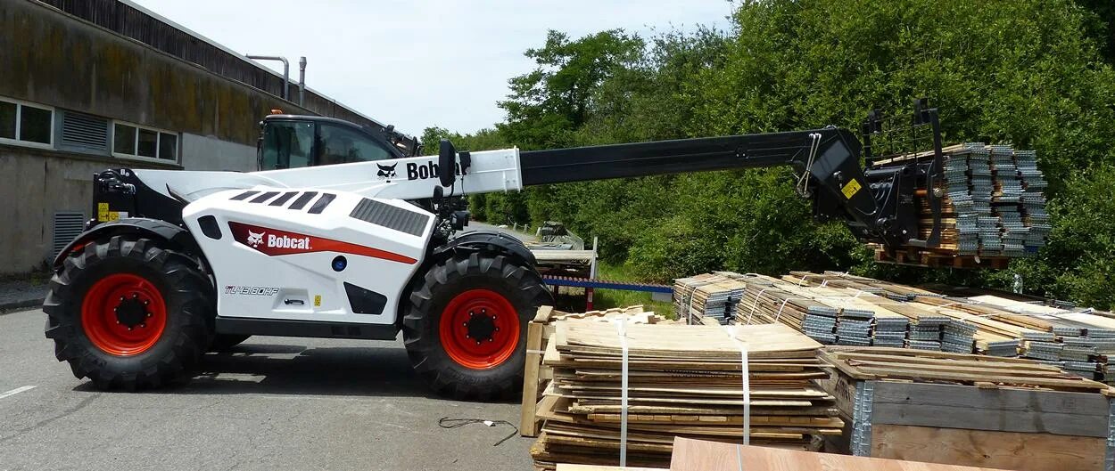 Куплю телескопический погрузчик б у. Bobcat TL43.80 HF. Телескопический погрузчик Bobcat. Бобкат 43.80. Bobcat TL 43.80X.