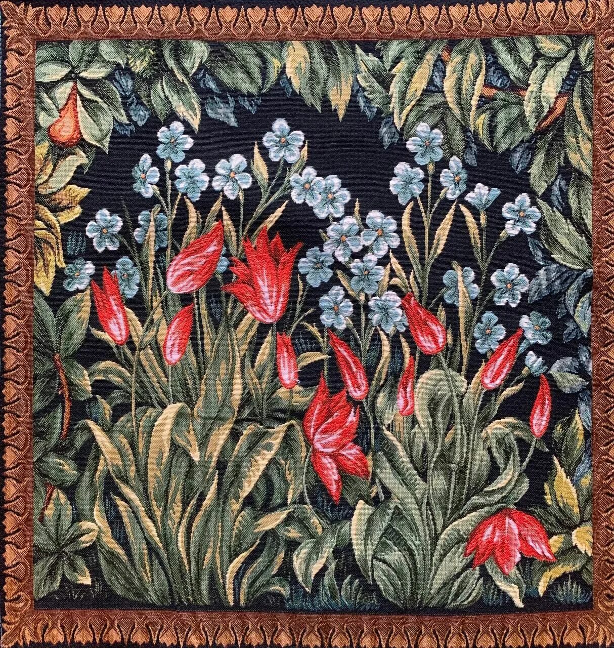 Картины на гобелене цветы. Гобеленовая вышивка. Гобелен с цветами. Гобелен фиори. Мток гобелен.