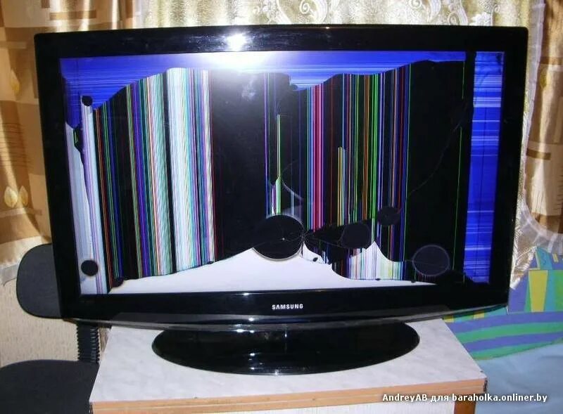 BENQ телевизор 32 дюйма. Разбитый монитор самсунг с24. Сломанный телевизор. ЖК телевизор с разбитым экраном.