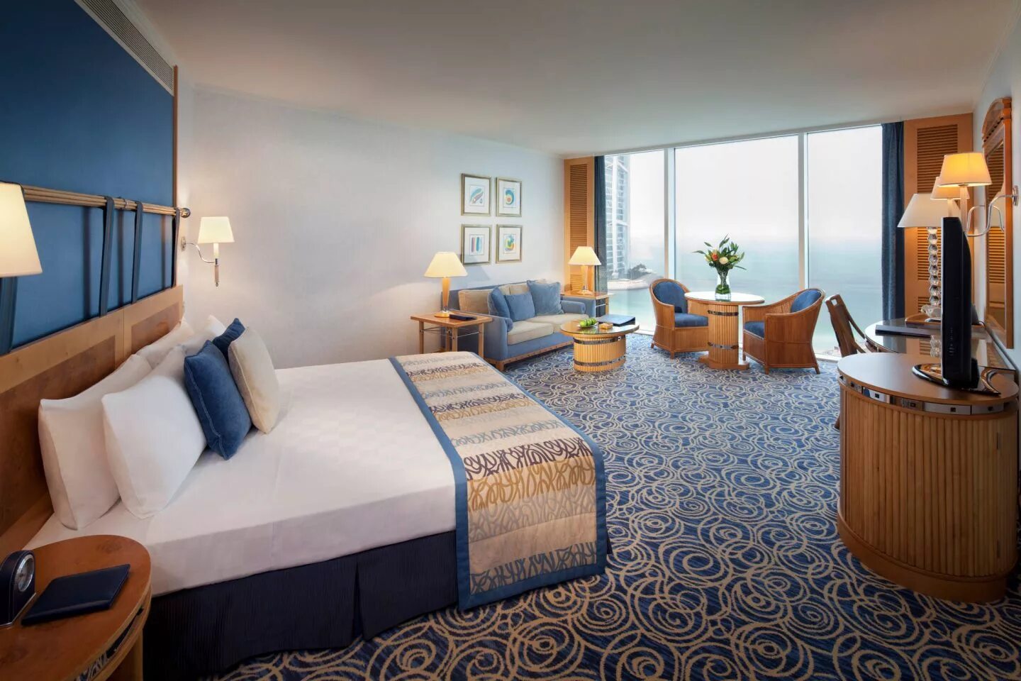 Кози бич резорт паттайя. Beach hotel rooms. Отель спа lordos beach. Удднф beach luxury suites. Океан делюкс джумейра бич.