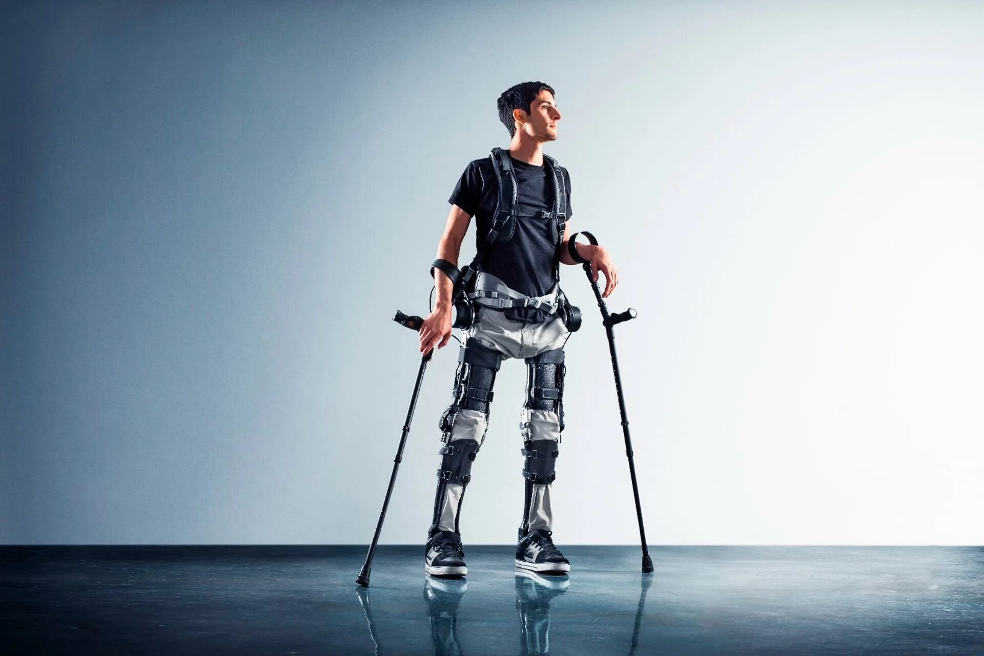 Экзоскелет применение. Rewalk экзоскелет. экзоскелет suitx max. экзоскелет bionics.