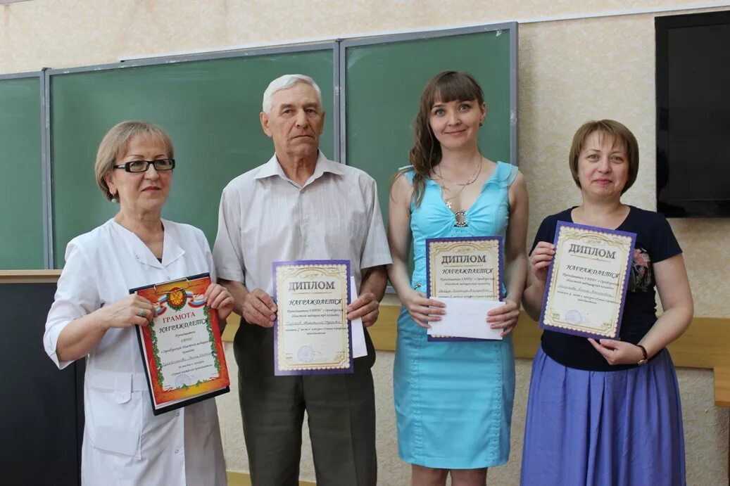 Оомк оренбургский областной. Преподаватели ООМК Оренбург. Оренбургский медколледж. ООМК на Ленинской. Оренбургский мед колледж на Ленинской.