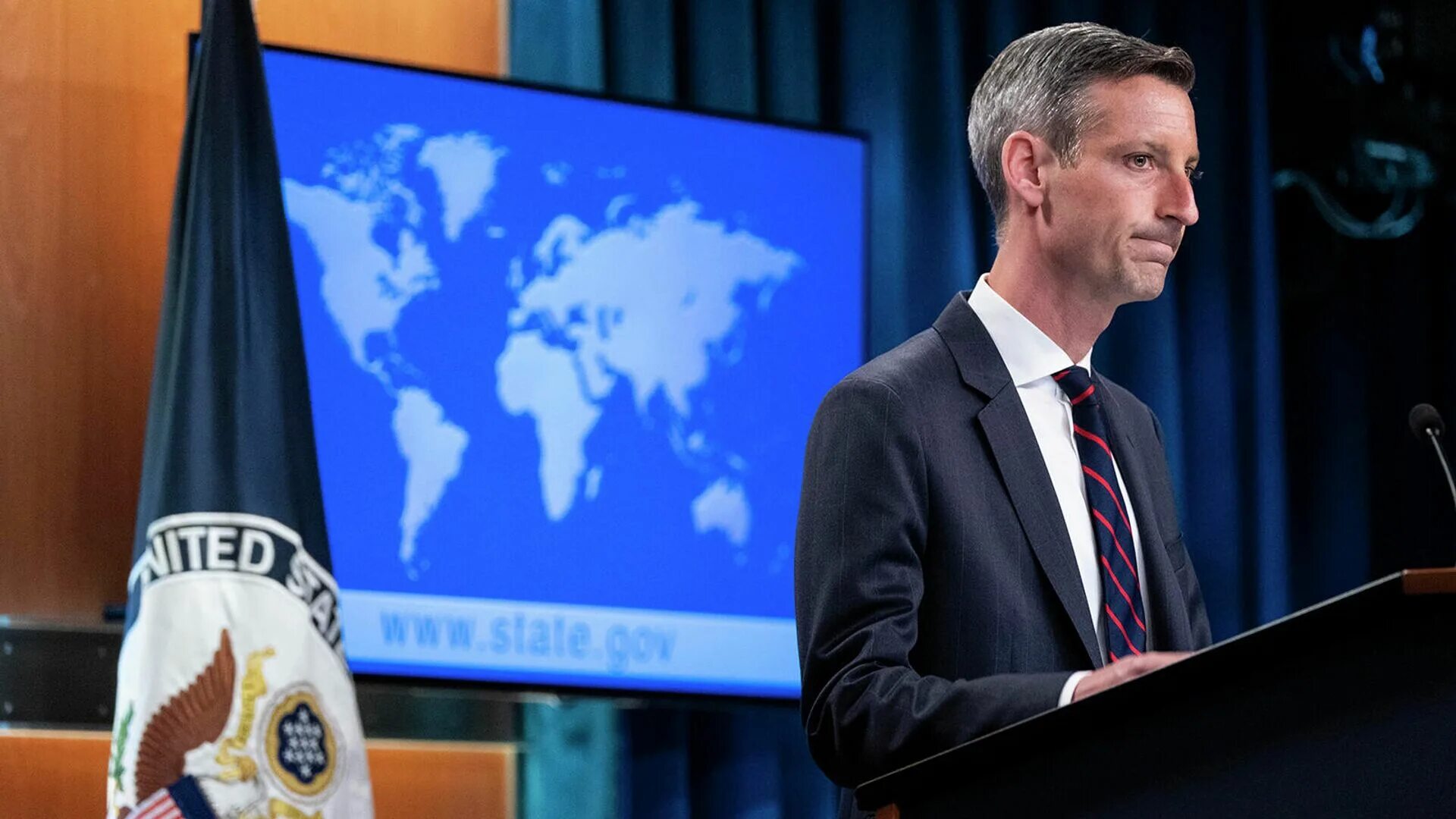 The state department spokesperson, ned price. Представитель госдепартамент сша. Блинкин госсекретарь сша. Пресс-секретарь госдепа сша 2022. Глава госдепа сша.