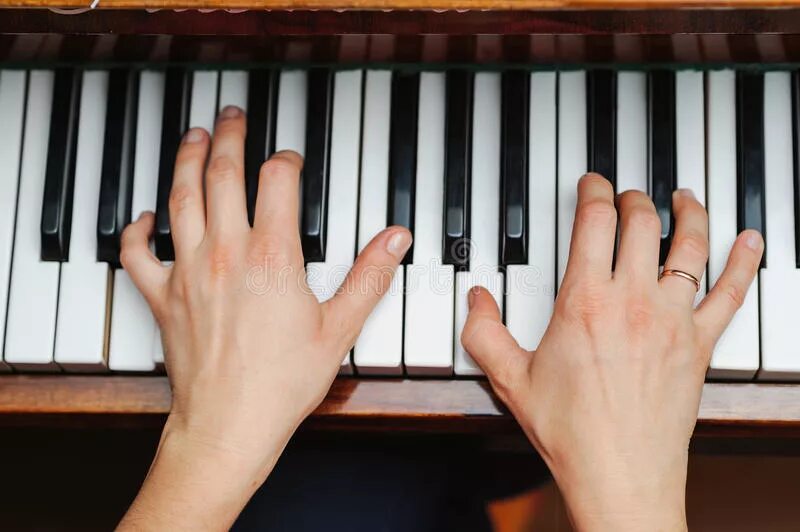 Пальцы пианиста. Пальцы пианиста эстетика. Музыкальные пальцы. Пальцы на пианино. Пальцы на пианино.