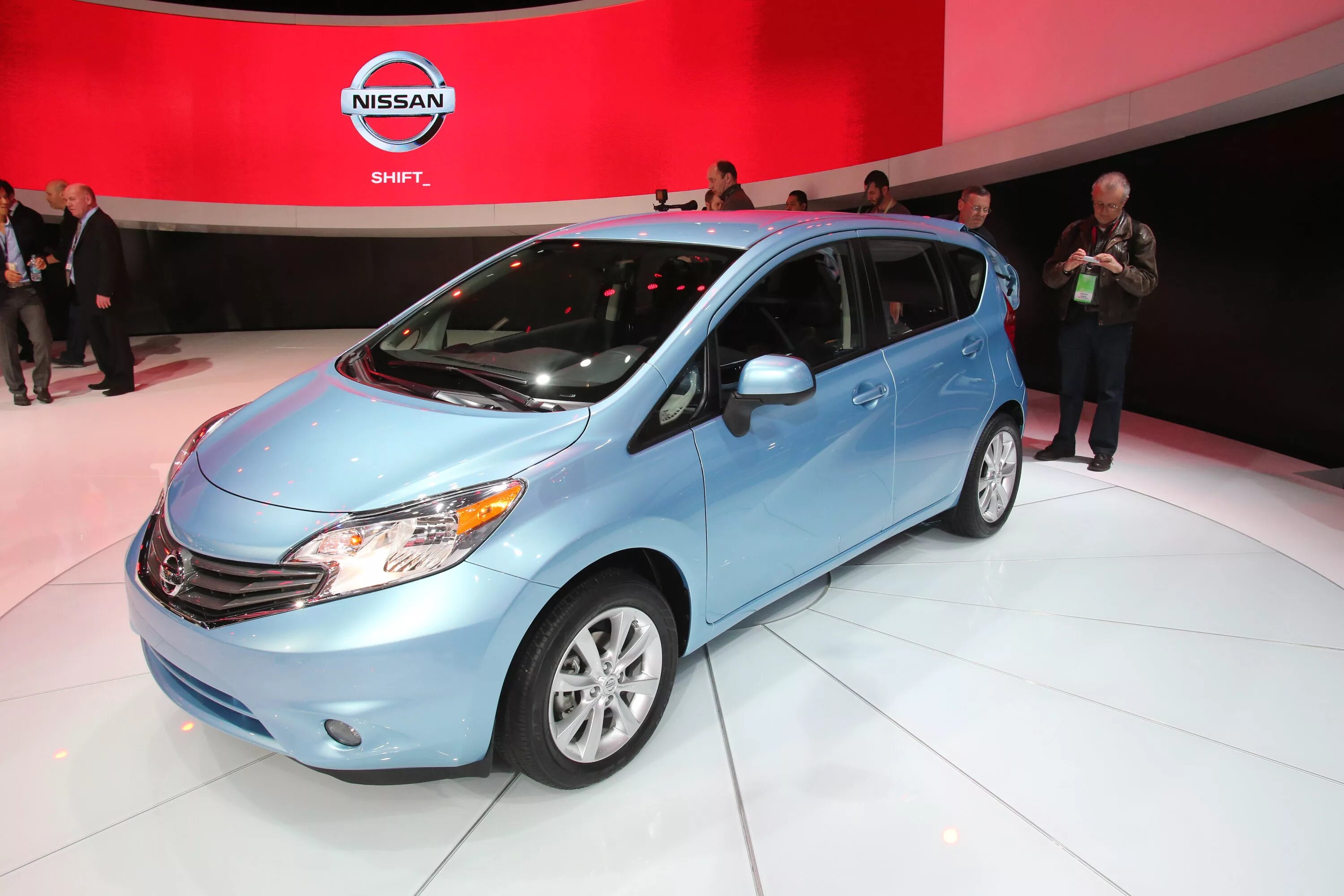 Ниссан ноут 2013. Nissan Versa 2013. Nissan Note 2013 x. Nissan note 2016