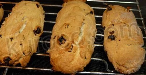 Печенье полено. Песочное полено с изюмом. Песочные палочки с изюмом. Печенье полено с изюмом. Печенье полено с изюмом рецепт.