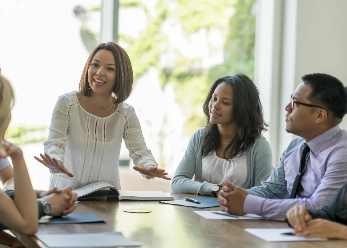 Hr менеджер. Доктор qiz. Деловые переговоры. Мед команда. Staffing is.