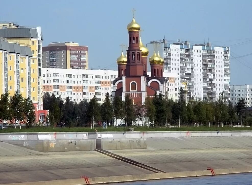 Нижневартовск область край. Храм Рождества Нижневартовск. Церковь Рождества Христова Нижневартовск. Храм Рождества Христова Нижневартовск вид с Оби. Нижневартовск Церковь на реке Обь.