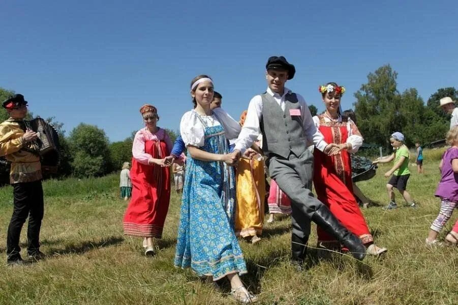 Деревенская кадриль Козуля Повалихинская. Праздник сенокоса в Мураново. Костромская область кадриль. Русские народные танцы в деревне.