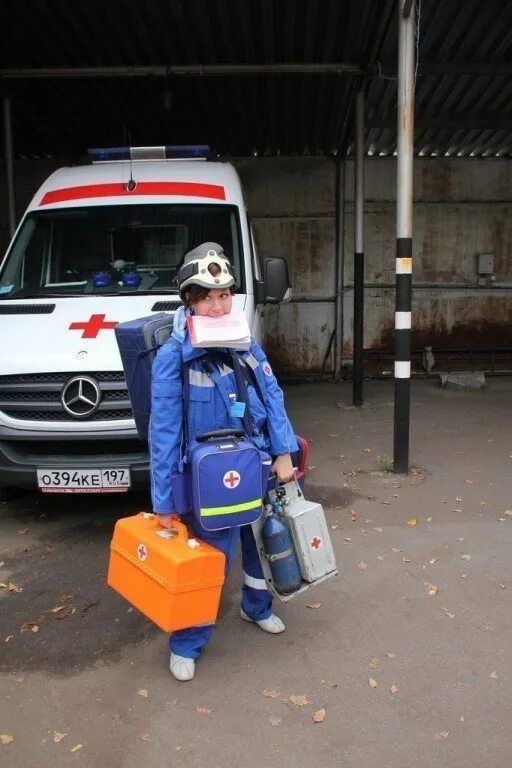врач скорой медицинской помощи. квалификация фельдшер. презентация фельдшера на конкурс. профессия фельдшер картинки. моя профессия фельдшер скорой помощи.