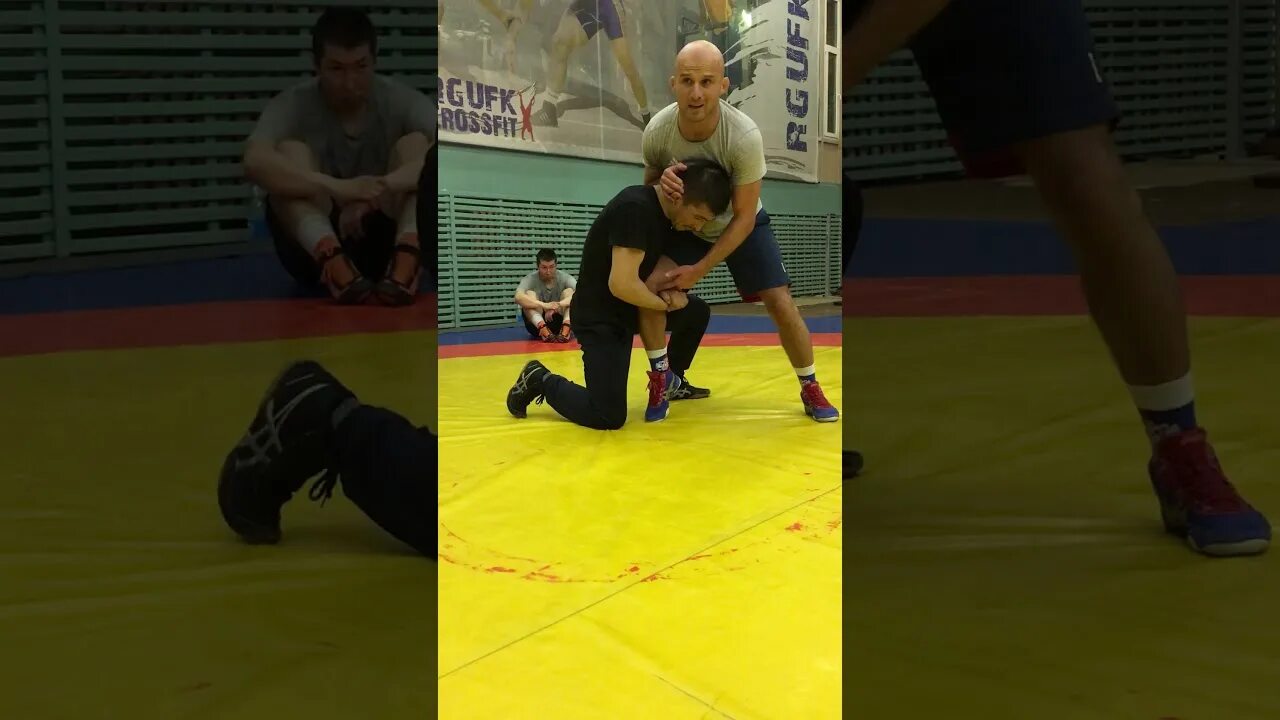 Как делать проход в ноги в ufc. Шамиль османов вольная борьба. забегание в борьбе. шамиль османов вольная борьба инстаграм. проход в ноги с зацепом.