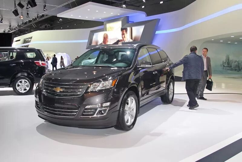 Новые шевроле в россии. Chevrolet Traverse. Шевроле траверс на российском рынке. Шевроле Российской сборки. Машина российски шевролеть.