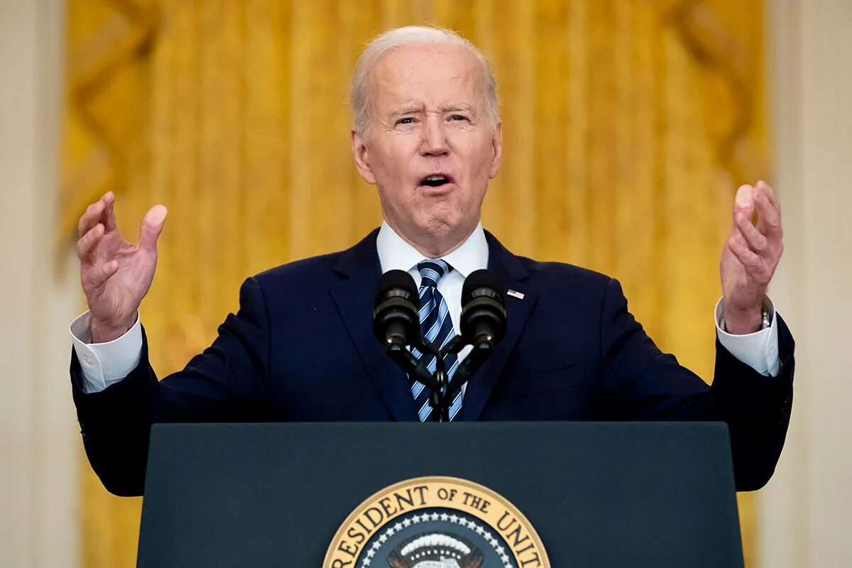 Байден декабрь 2022. Джо байден президент сша 2021. Джо байден в неловких ситуациях. Джо байден 1999. Байден донбасс.