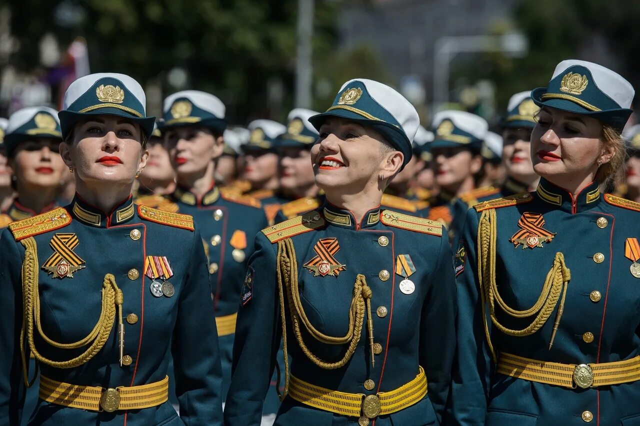 Какова парад. Парад. Парад Победы. Парад Победы 2021. Женщины на параде Победы 2021.